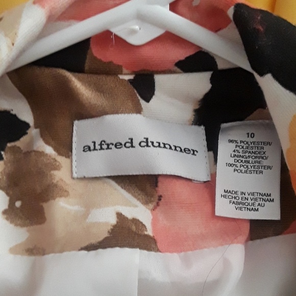 Blazer - Picture 4 of 5